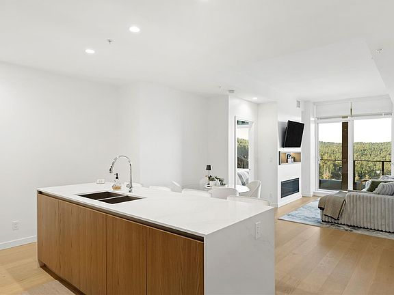 2nd image of 2000 Hannington Rd #1412