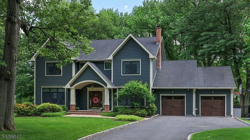1st image of 1916 Parkwood Dr