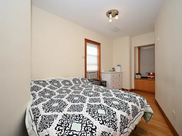 1479 East 32nd Street image 12 of 21