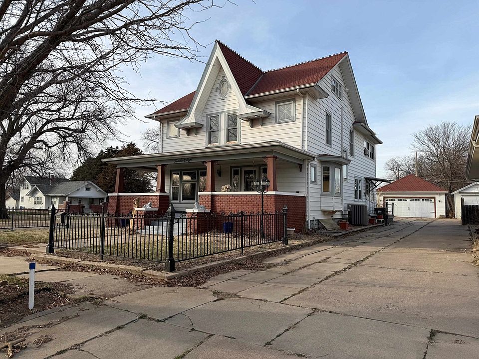 1st image of 268 & 272 W 1st St