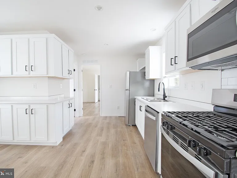 161 Carnation Dr #76 — Photo 9
