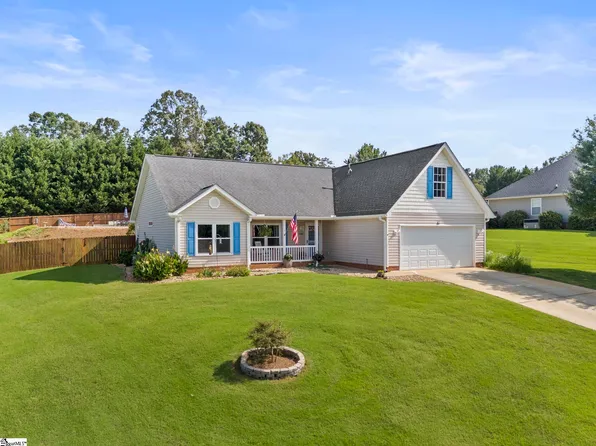 52 Sacha Ln, Travelers Rest, SC 29690