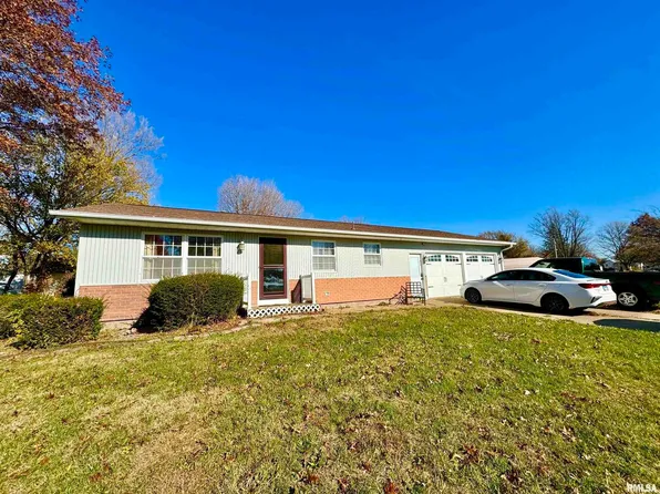 714 W Franklin St, New Windsor, IL 61465