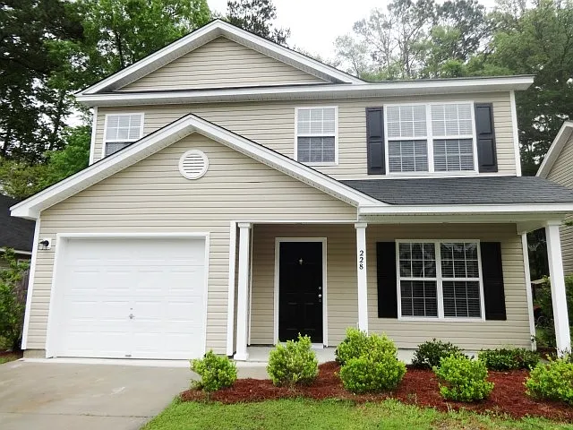 3 bed, 2.5 bath, 1310 sqft, $2,030 — Photo 1