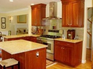 2 Tobey Brk, Pittsford, NY 14534