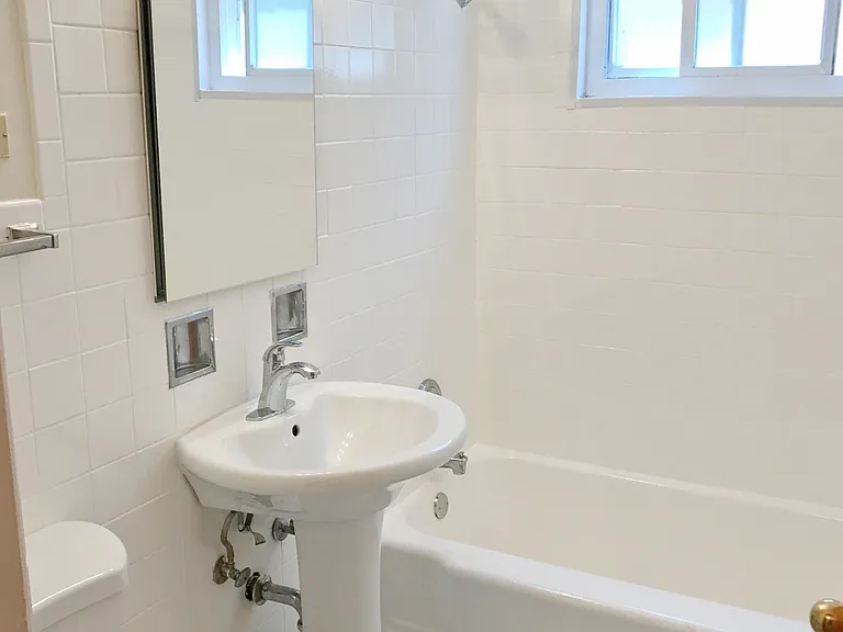 741 Mulford St #1N — Photo 10
