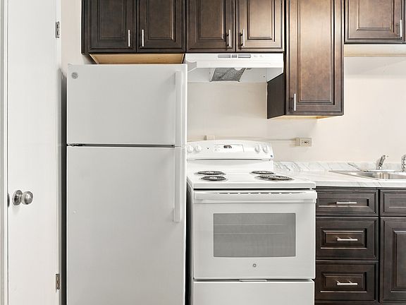 5th image of 3832 SE Center St #3834