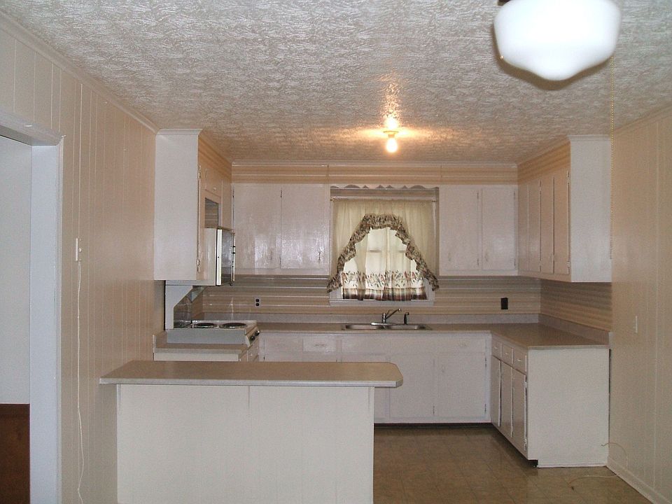 2nd image of 207 Piney Trail Rd