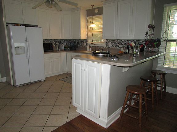 5th image of 1401 Red Bud Ln