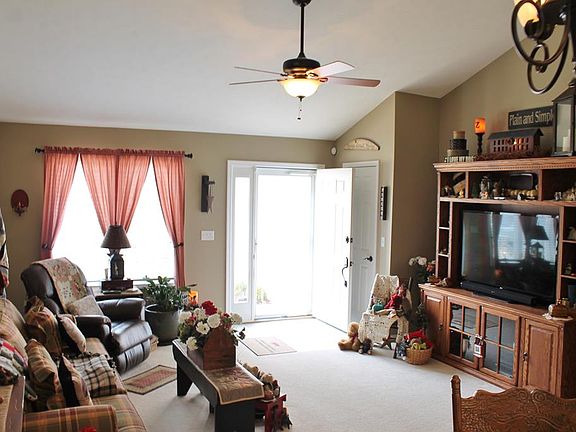 4th image of 614 Rockway Pl