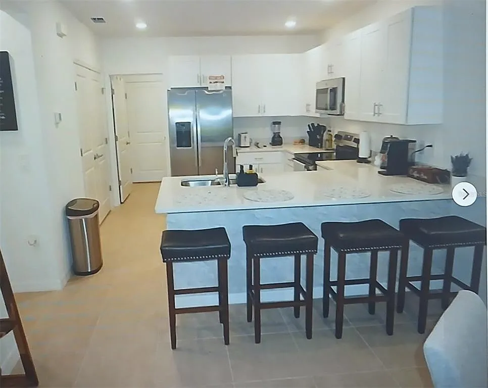 3 bed, 2.0 bath, 1454 sqft, $2,350 — Photo 4