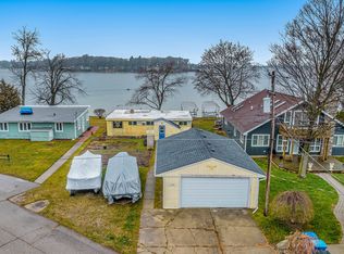 13190 Log Cabin Point, Fenton, MI 48430