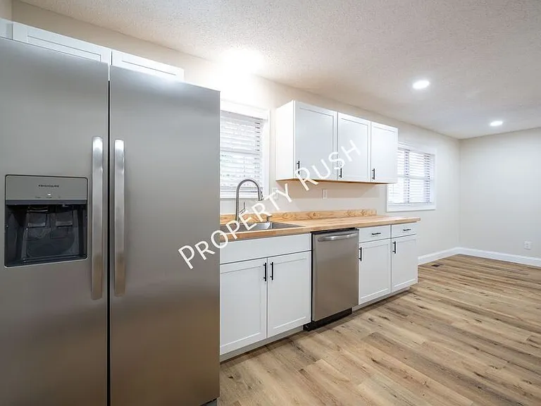 20 Linda Ln — Photo 9