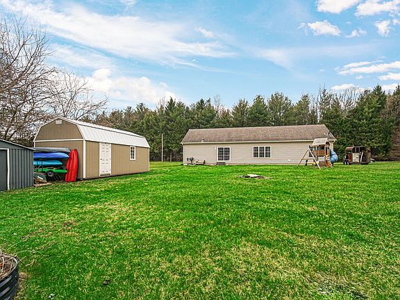 5th image of 3087 River Dr