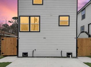 3912 Woolworth St, Houston, TX 77026