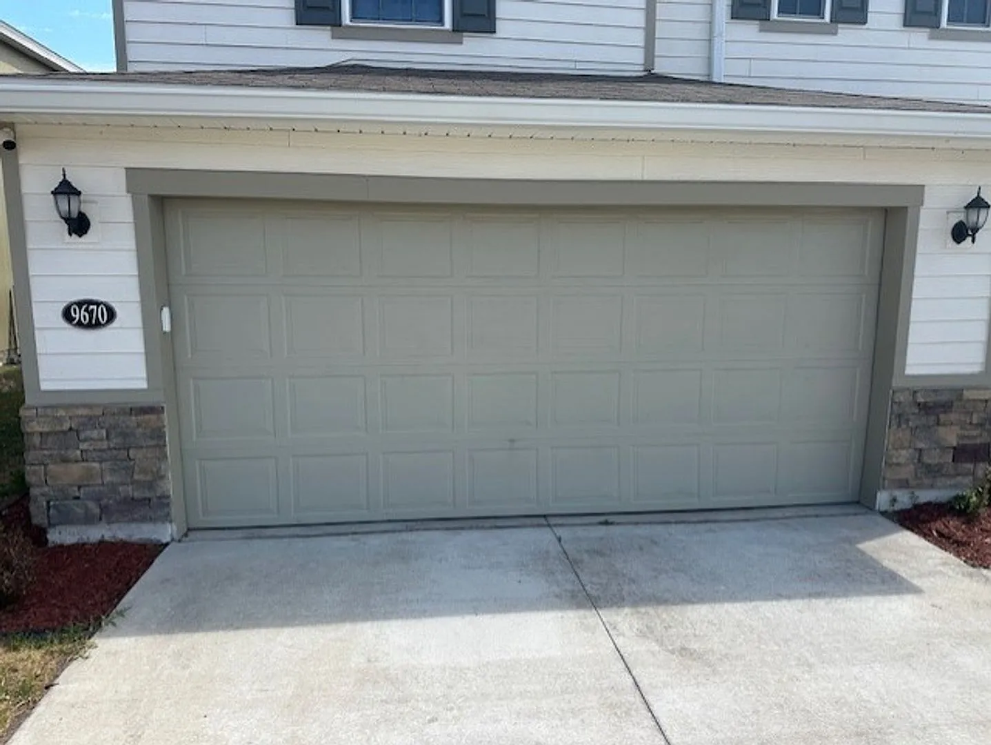 Beautiful and Spacious Westside Gem — Photo 2