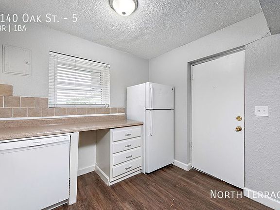 4th image of 4140 Oak St APT 5