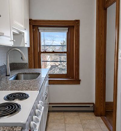 4th image of 109 5th St SE APT 3