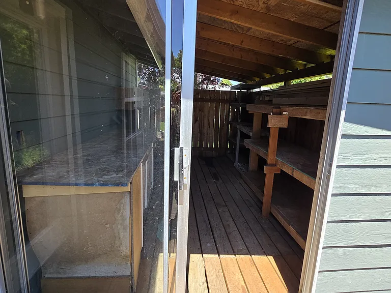 702 Montgomery St — Photo 33