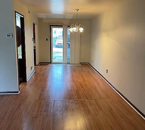 4th image of 37 E Green Valley Cir