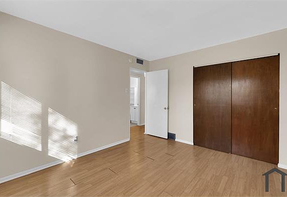 3rd image of 634 Loyola Dr
