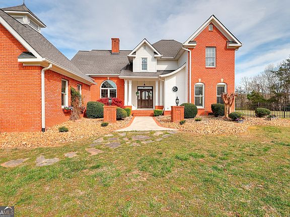 3rd image of 139 Harris Ln
