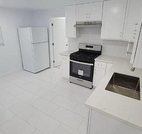 2nd image of 2250 Duane St #1/8