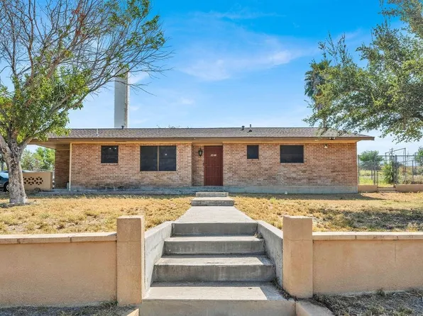 2088 Sunset Dr, Zapata, TX 78076