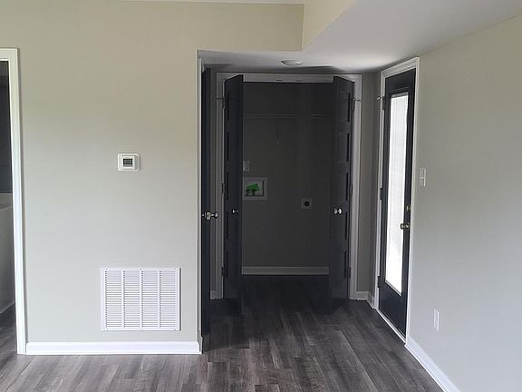 4th image of 425 Edwards Ave #1