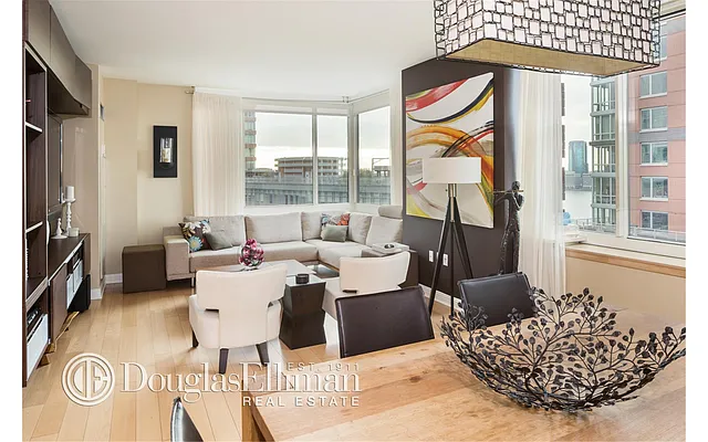 Rented by Douglas Elliman | media 14