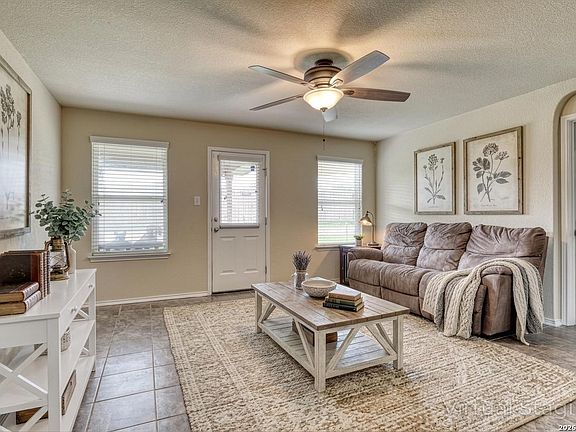 3rd image of 8827 Quihi Way
