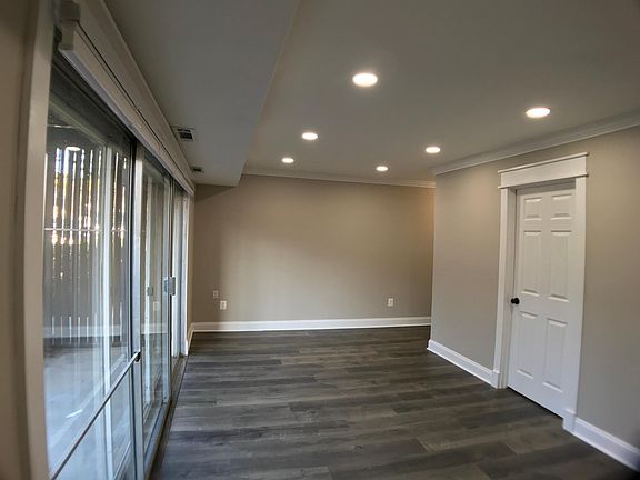 4th image of 10027 Fair Woods Dr #222