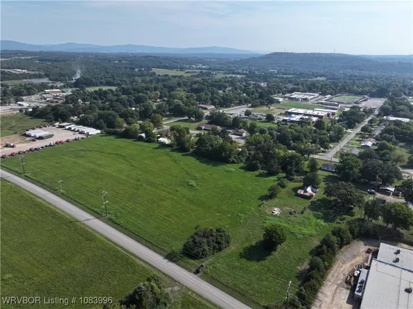 Baldor Dr, Ozark, AR 72949