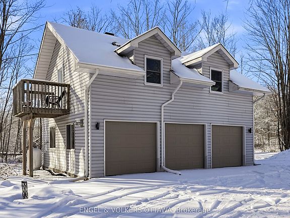 5th image of 3415 Torbolton Ridge Rd