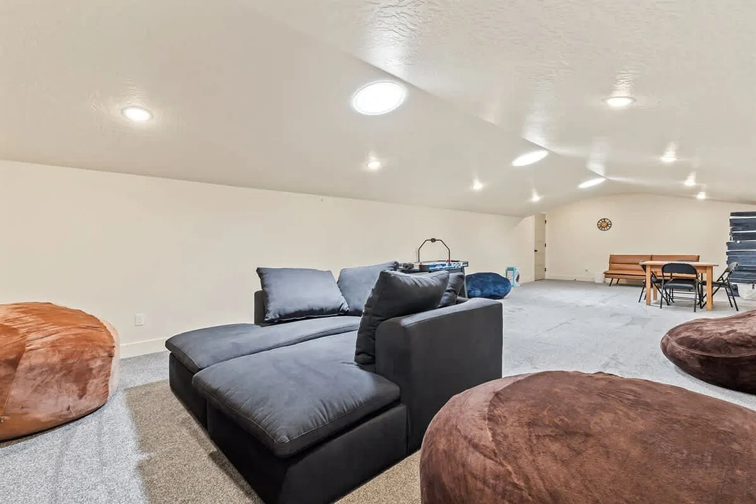 3 bed, 2.0 bath, $5,618 — Photo 1