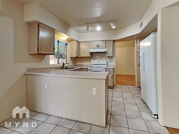 4th image of 3696 W Sunglade Dr