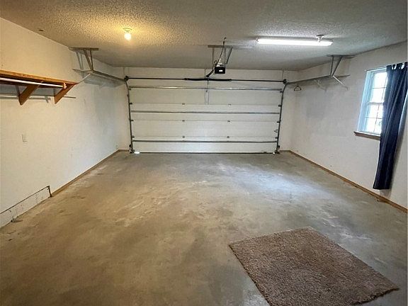 2nd image of 3004 Levi Ln