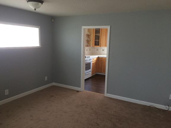 dining room w/kitchen door