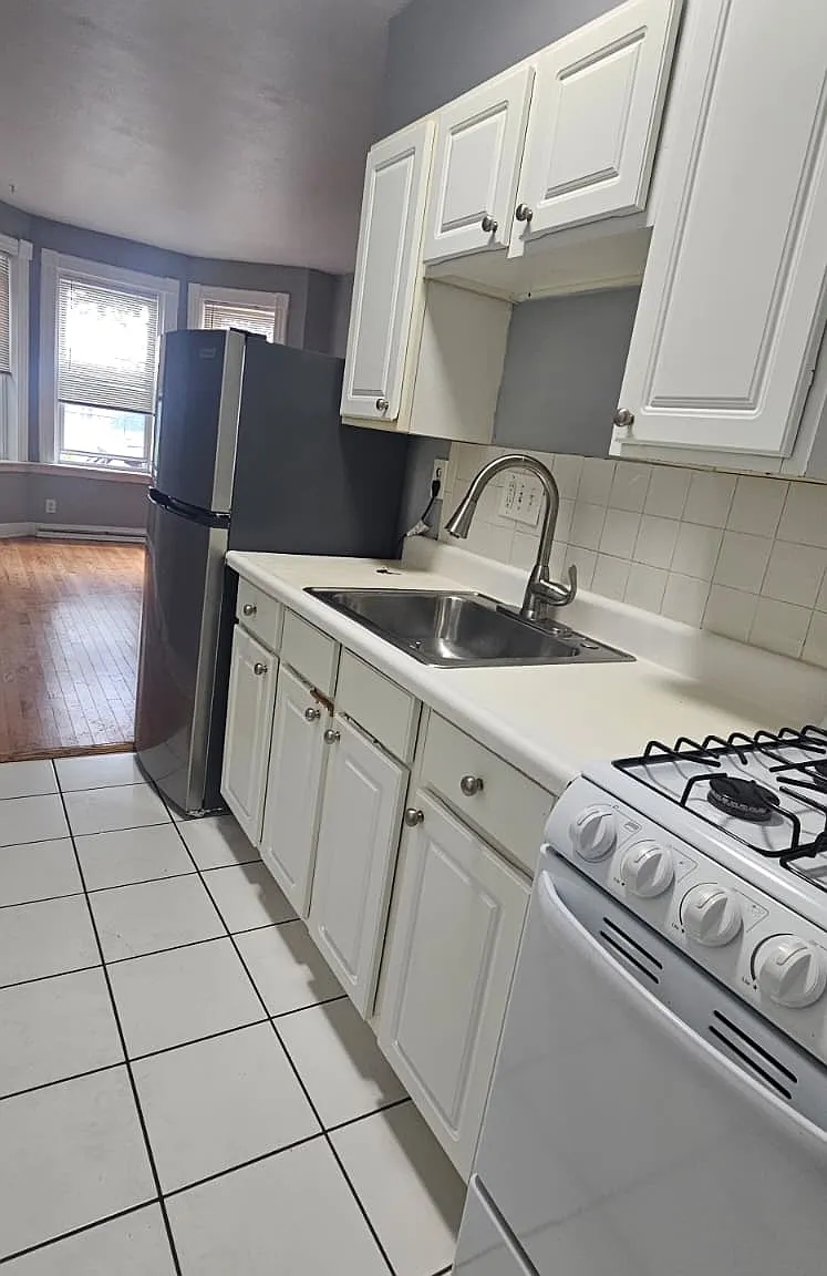 Studio, $1,295 — Photo 3