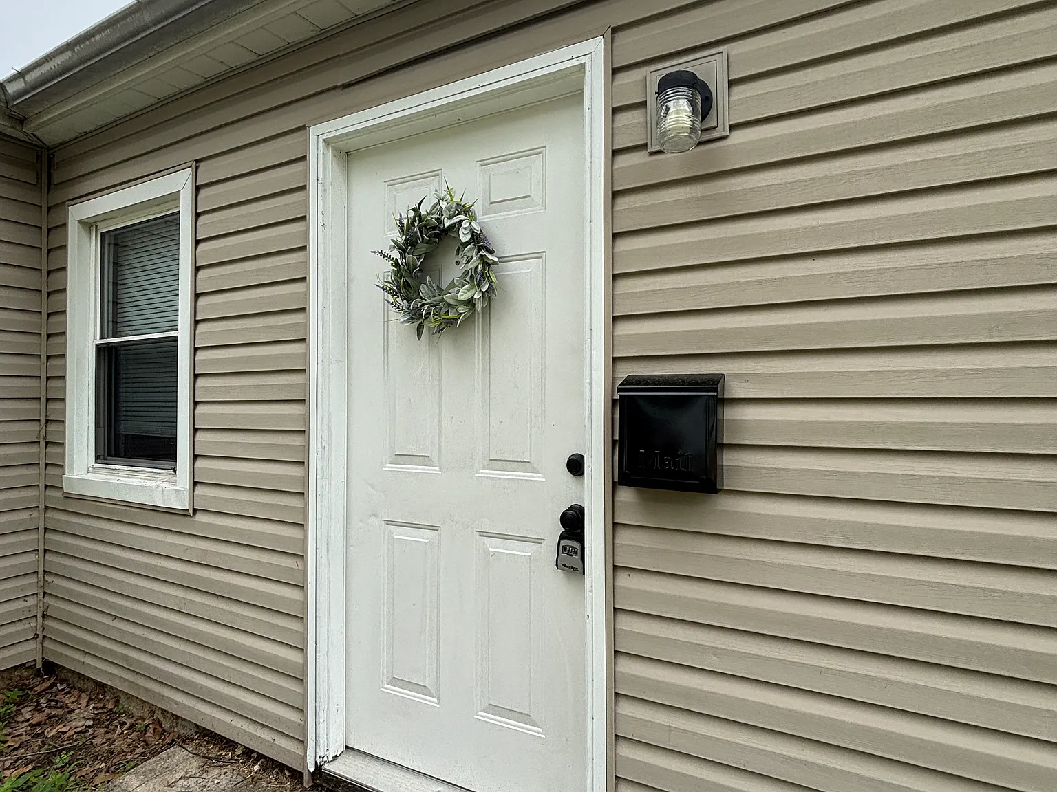 2 bed, 750 sqft, $1,450 — Photo 1