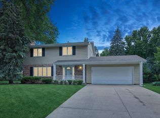 3313 Perrot Ln, Burnsville, MN 55337