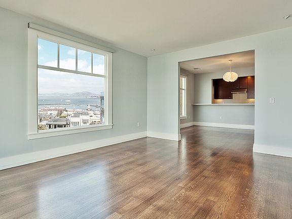 5th image of 2701 Larkin St APT 301