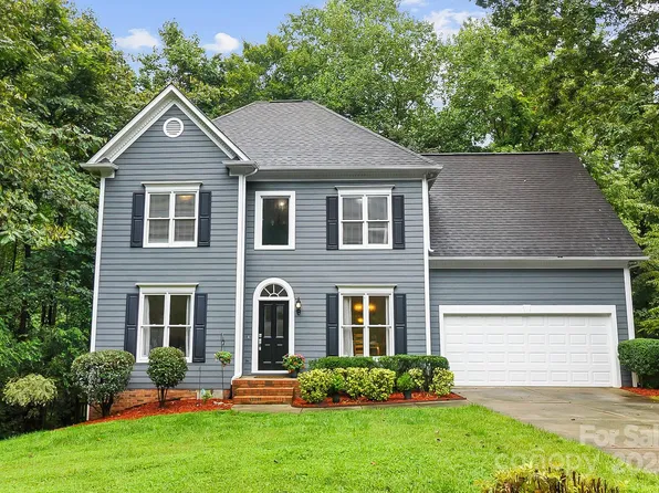 407 Shrewsbury Ln, Matthews, NC 28105