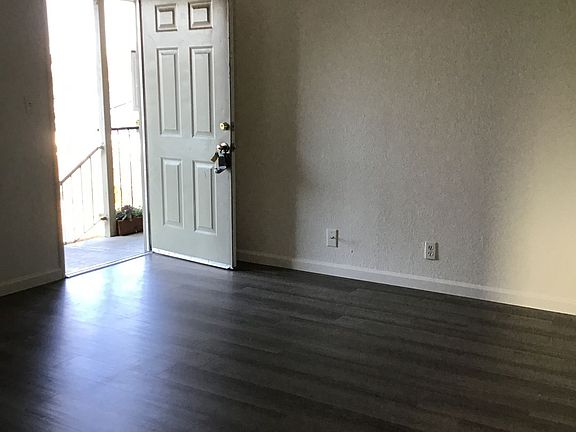 5th image of 1088 Hedge Ave APT 6