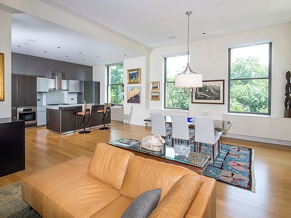 3rd image of 210 W Washington Sq APT 3SE