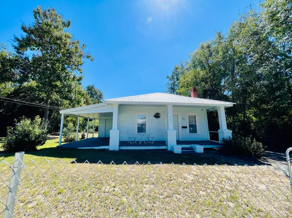 303 Lucky St, Swainsboro, GA 30401