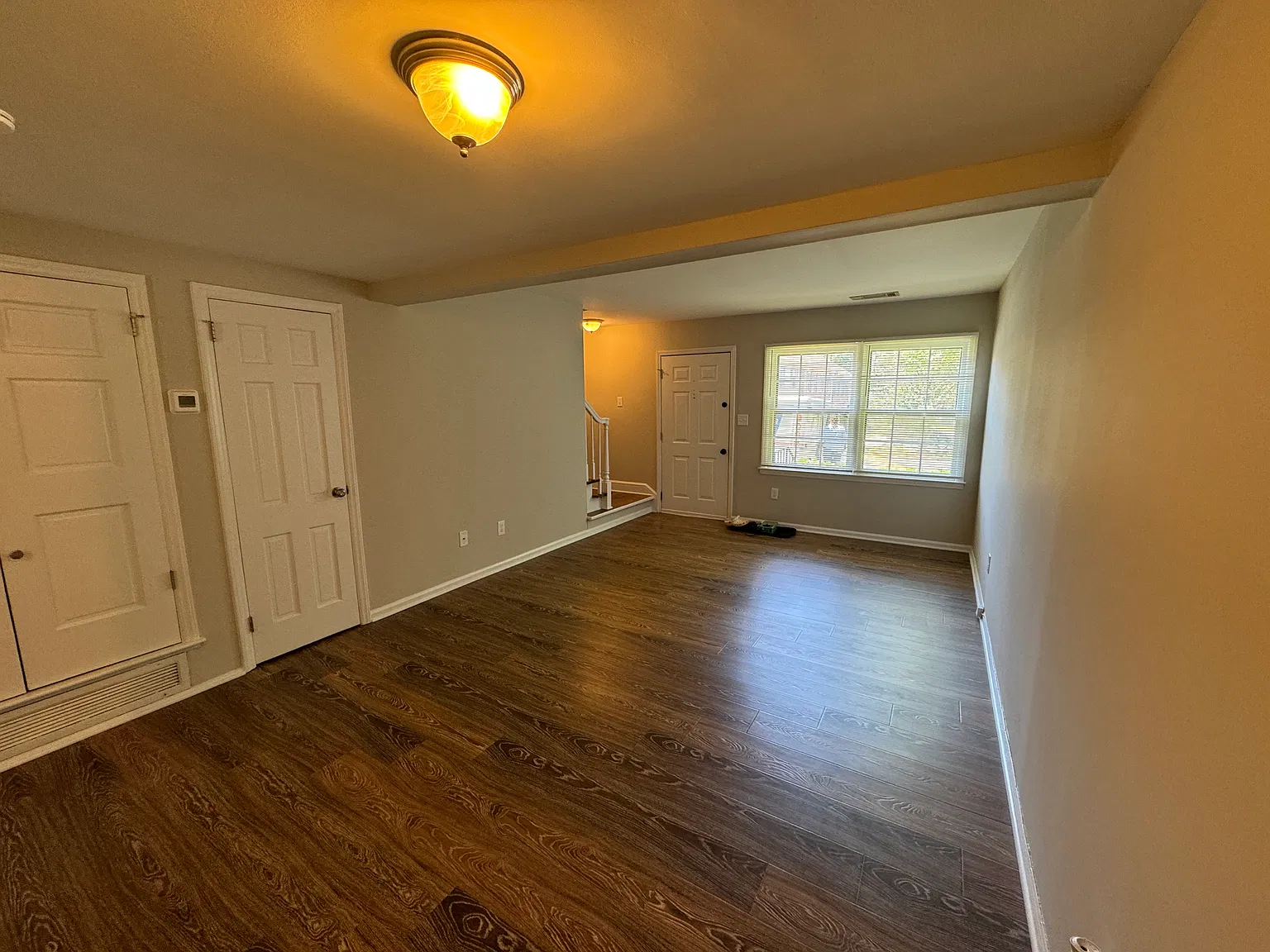 2 bed, 1.5 bath, 900 sqft, $1,595 — Photo 3