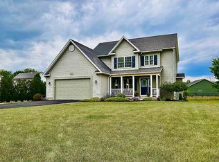 6501 Crestfield Ln, Lockport, NY 14094