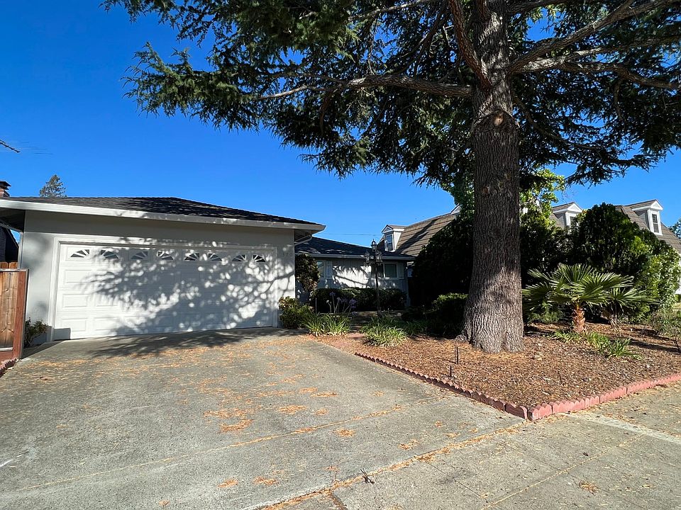 1st image of 1370 Rose Garden Ln