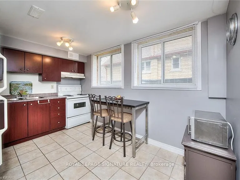 29 Marshall St #B — Photo 13